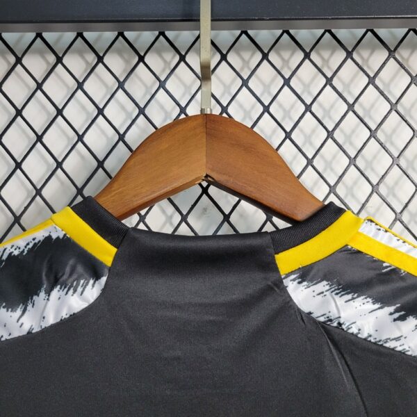 Juventus 2023/24 Home Kids Jersey And Shorts Kit - Image 10