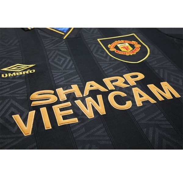 Manchester United 1993/95 Away Retro Jersey - Image 9