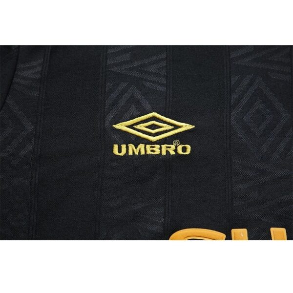 Manchester United 1993/95 Away Retro Jersey - Image 8