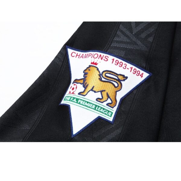 Manchester United 1993/95 Away Retro Jersey - Image 6