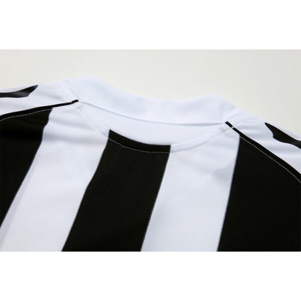 Newcastle United 2004/06 Home Retro Jersey - Image 3
