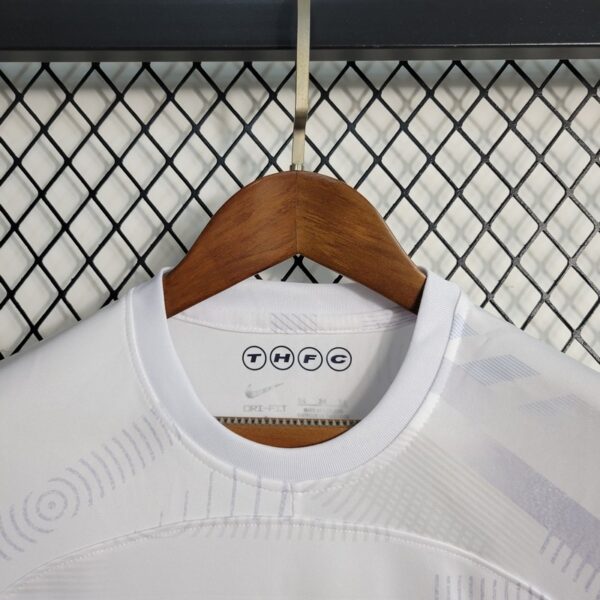Tottenham Hotspur 2023/24 Home Kids Jersey And Shorts Kit - Image 7