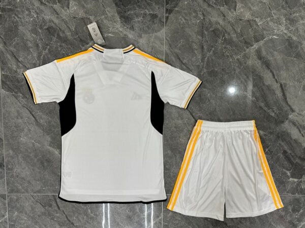 Real Madrid 2023/24 Home Adult Jersey And Shorts Kit - Image 2
