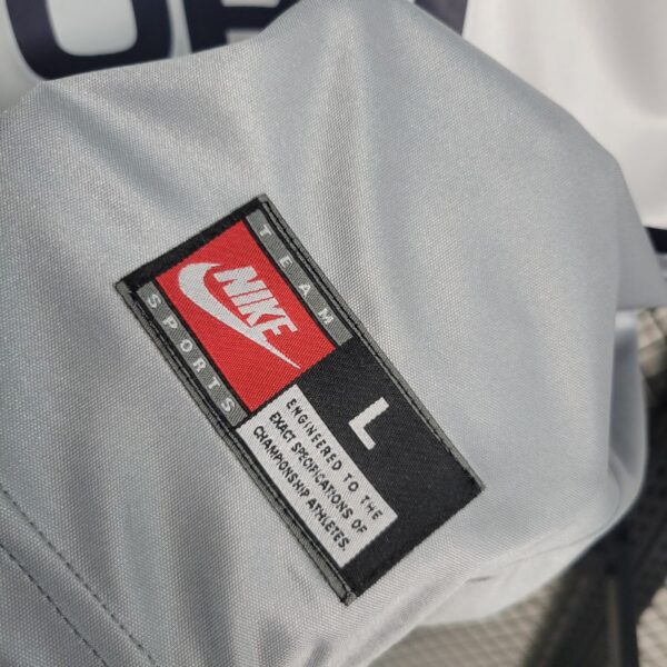 Paris Saint-Germain 2000 Away Retro Jersey - Image 10