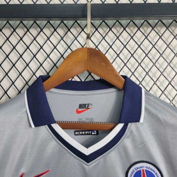 Paris Saint-Germain 2000 Away Retro Jersey - Image 7