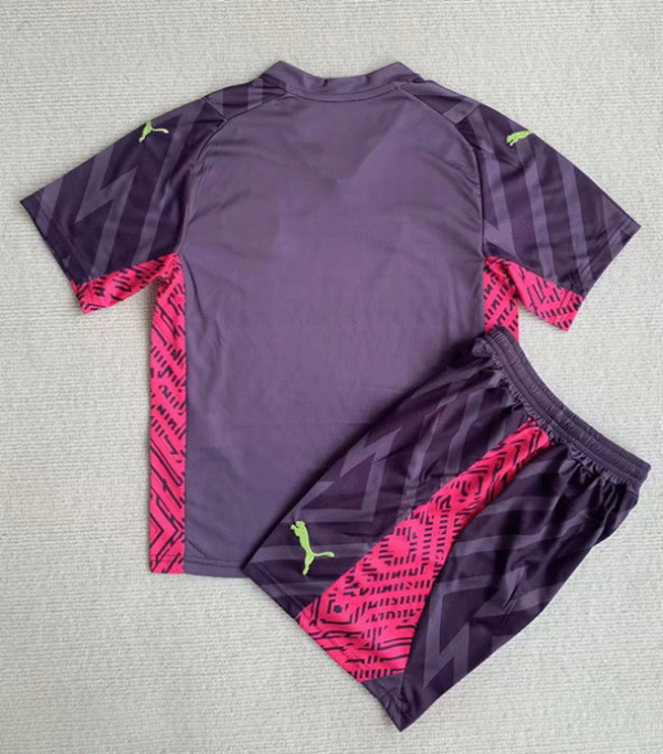 Manchester City 2023/24 Goalkeeper Adult Jersey And Shorts Kit - Image 2