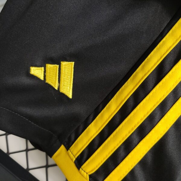 Juventus 2023/24 Home Kids Jersey And Shorts Kit - Image 8