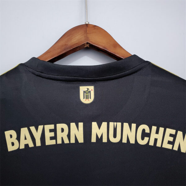 Bayern Munich 2021/22 Away Jersey - Image 8
