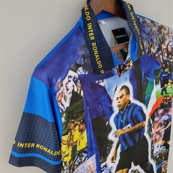 Inter Milan 1997/98 Ronaldo Retro Jersey - Image 3