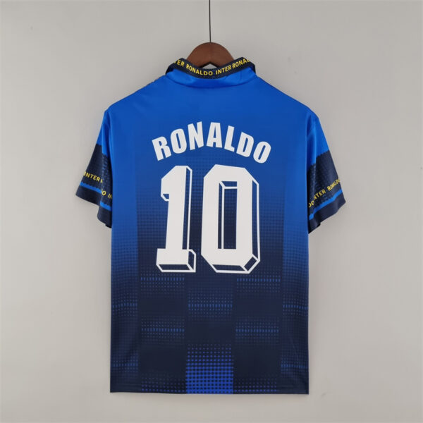 Inter Milan 1997/98 Ronaldo Retro Jersey - Image 6