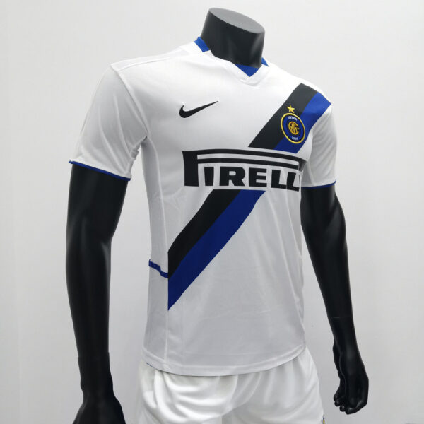 Inter Milan 2002/03 Away Retro Jersey - Image 2