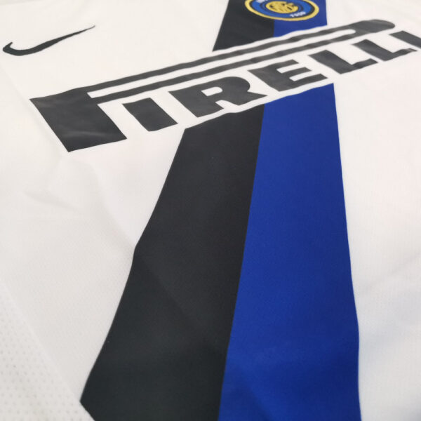 Inter Milan 2002/03 Away Retro Jersey - Image 7