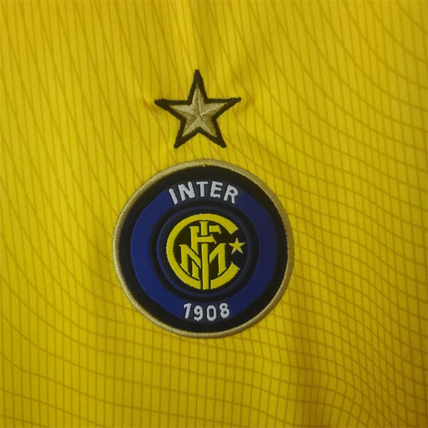 Inter Milan 2002/03 Third Away Retro Jersey - Image 4