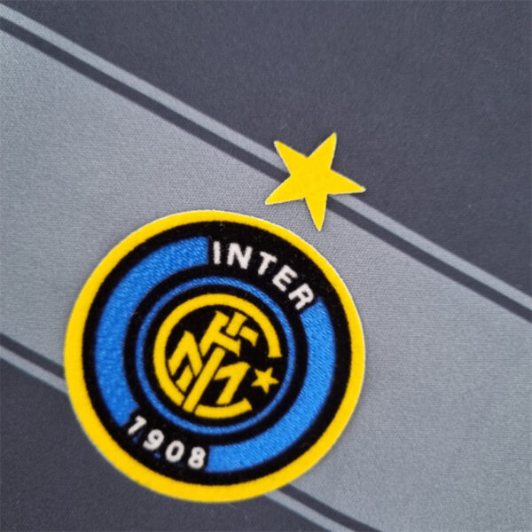 Inter Milan 2004/05 Third Away Retro Jersey - Image 5