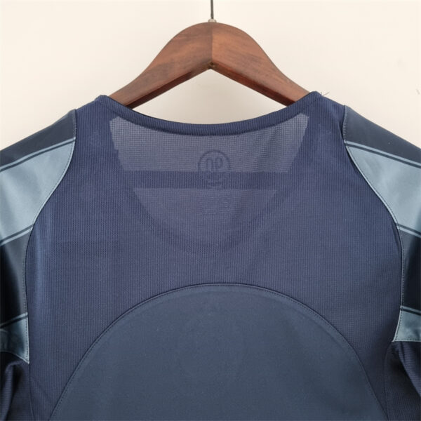 Inter Milan 2004/05 Third Away Retro Jersey - Image 7