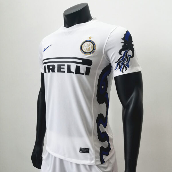 Inter Milan 2009/10 Away Retro Jersey - Image 5