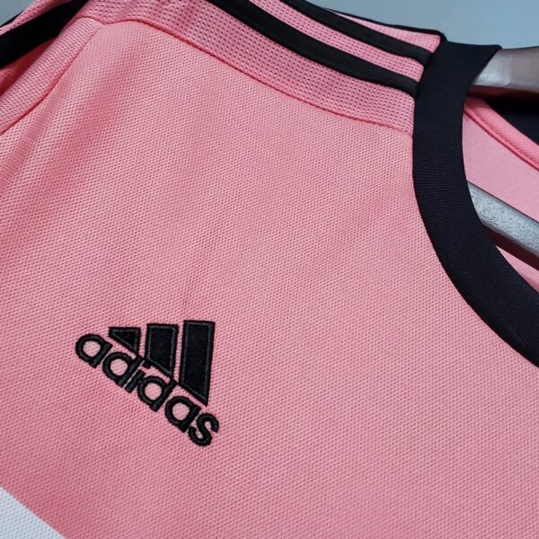 Juventus 2015/16 Away Retro Jersey - Image 8