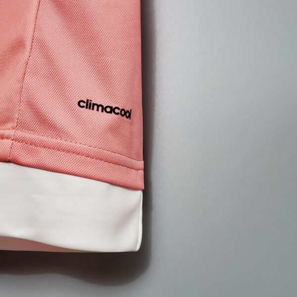 Juventus 2015/16 Away Retro Jersey - Image 3