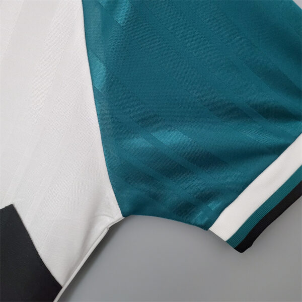Liverpool 1993/95 Away Retro Jersey - Image 16