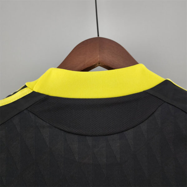 Liverpool 2010/11 Third Away Retro Jersey - Image 11