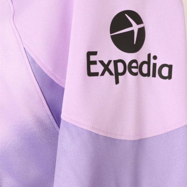 Liverpool 2022/23 Goalkeeper Jersey - Image 6