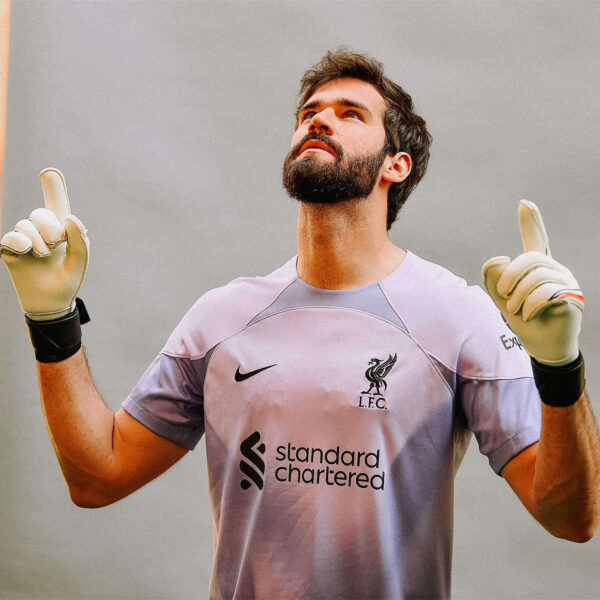 Liverpool 2022/23 Goalkeeper Jersey - Image 8