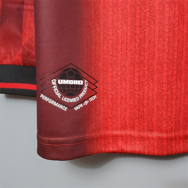 Manchester United 1996 Home Long Sleeve Retro Jersey - Image 7