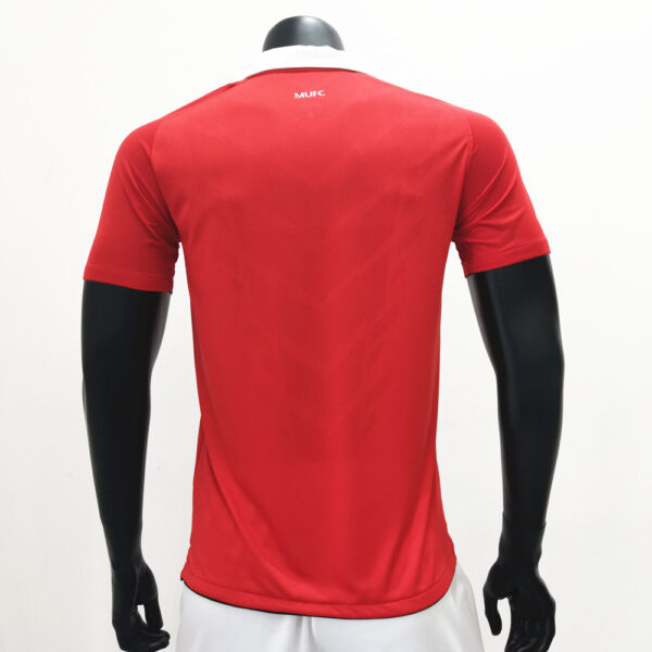 Manchester United 2010/2011 Home Retro Jersey - Image 4