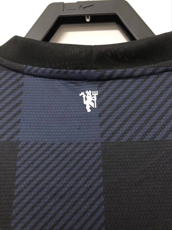 Manchester United 2013/2014 Away Retro Jersey - Image 4