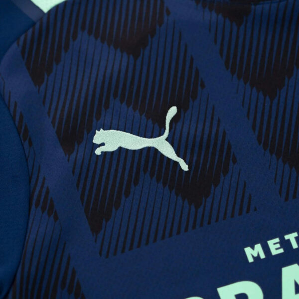 PSV Eindhoven 2021/22 Away Jersey - Image 4