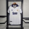 Real Madrid 2000/01 Home Retro Jersey - Image 2