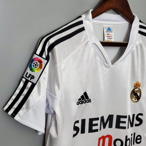 Real Madrid 2004/05 Home Retro Jersey - Image 3