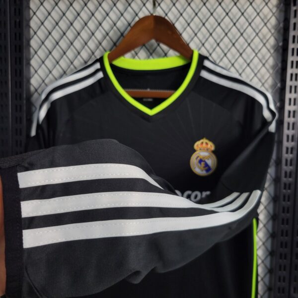 Real Madrid 2010/11 Away Long Sleeves Retro Jersey - Image 2