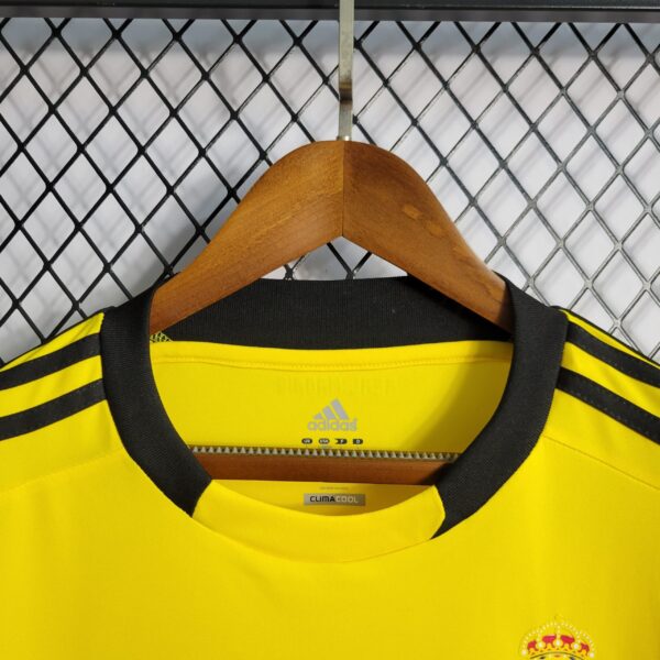 Real Madrid 2011/12 Yellow Goalkeeper Retro Jersey - Image 3