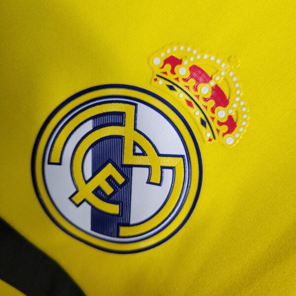 Real Madrid 2011/12 Yellow Goalkeeper Retro Jersey - Image 6