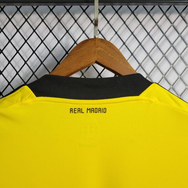 Real Madrid 2011/12 Yellow Goalkeeper Retro Jersey - Image 9