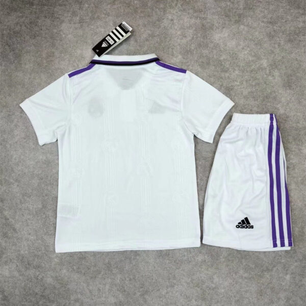 Real Madrid 2022/23 Home Kids Jersey And Shorts Kit - Image 2