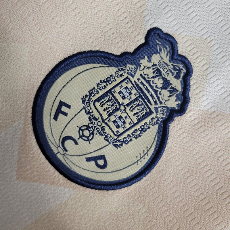 FC Porto Away Jersey: Fans’ First Impressions of New Balance Design image 13